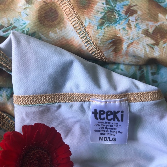 Teeki 🧘🏻‍♀️ Sunrise Hot Pants & Lover Tank - Picture 7 of 8